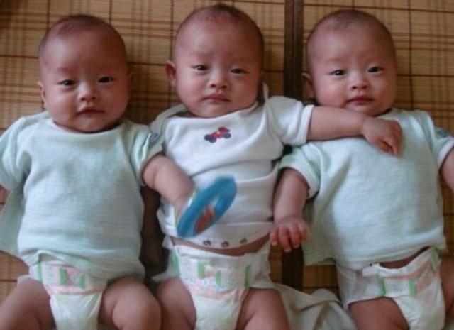 爸爸姓“修”，给3胞胎宝宝取名字，上户口时让工作人员乐开花-3.jpg