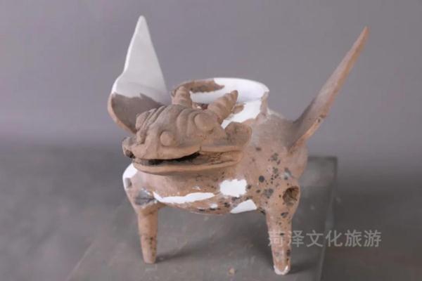 菏泽考古现场发现两千年“萌”兽，网友们为了起名操碎心-3.jpg
