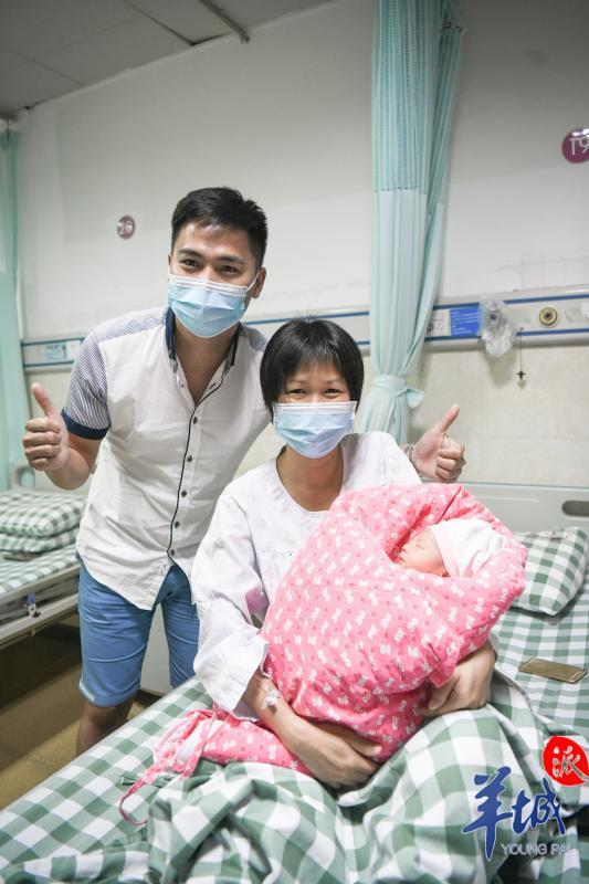 「视频」荔湾芳村片区封控以来第100个婴儿诞生，乳名“抗疫宝宝”-3.jpg